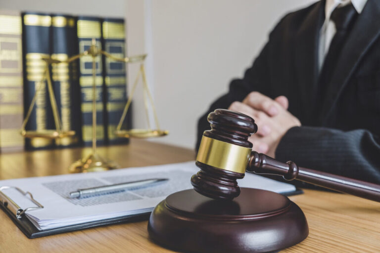 Should You Hire a Personal Injury Lawyer? Here’s How to Decide