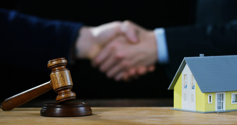 Landlord Tenant Attorney: When Both Sides Actually Need Legal Help (And When They Don’t)